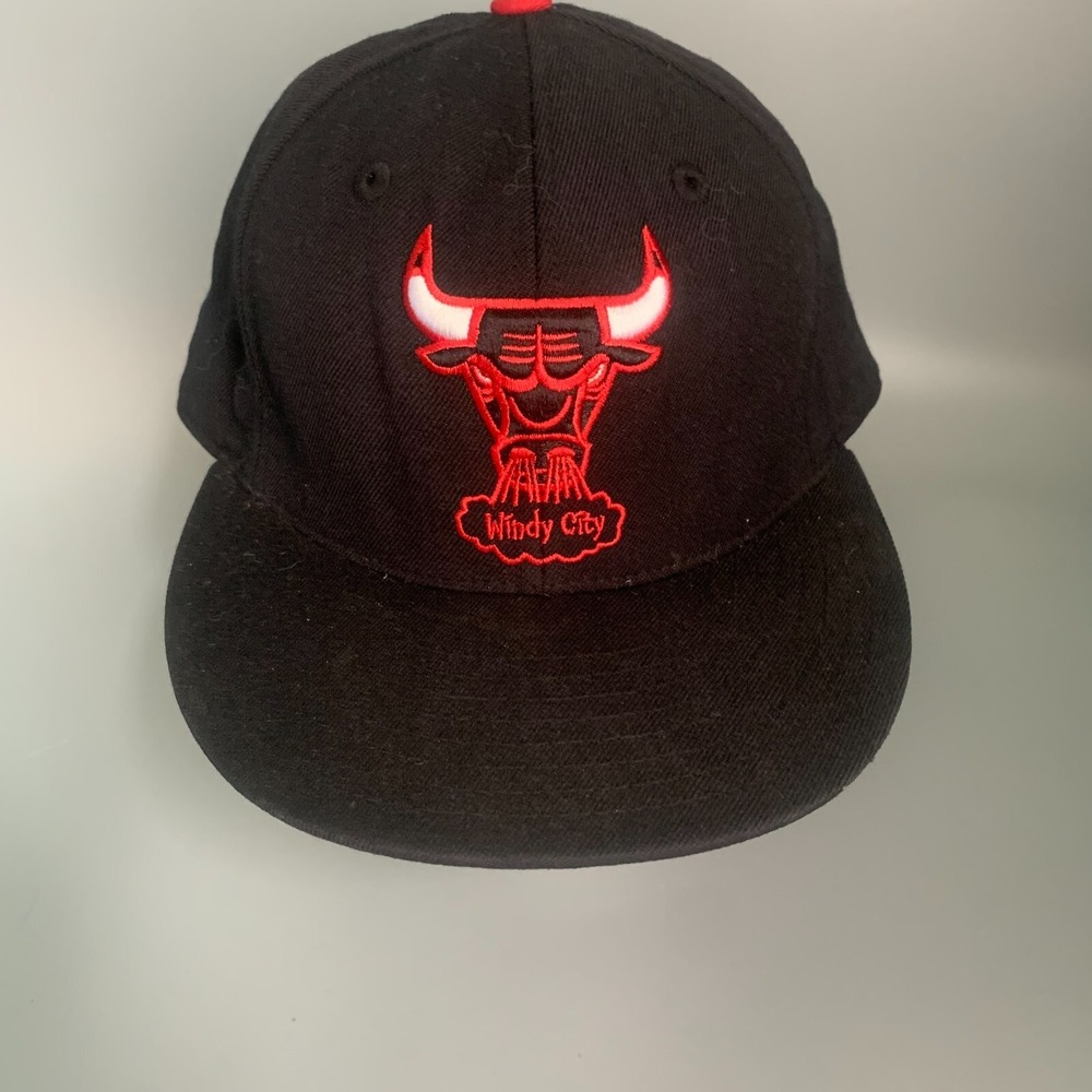 Mitchell & Ness Chicago Bulls Windy City Fitted Hat Black Red Size 7 3/4 NBA Cap